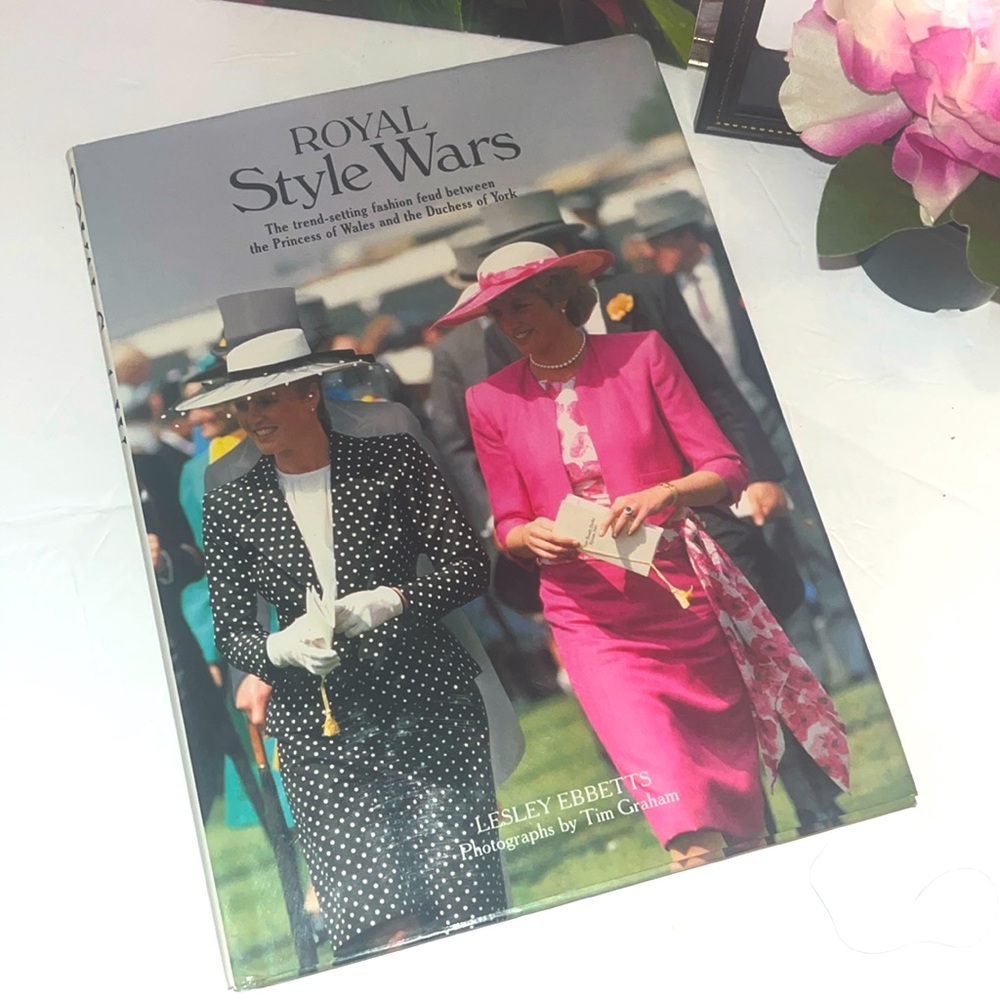Royal Style Wars coffee table book The trendsetting fashion Princess Diana &